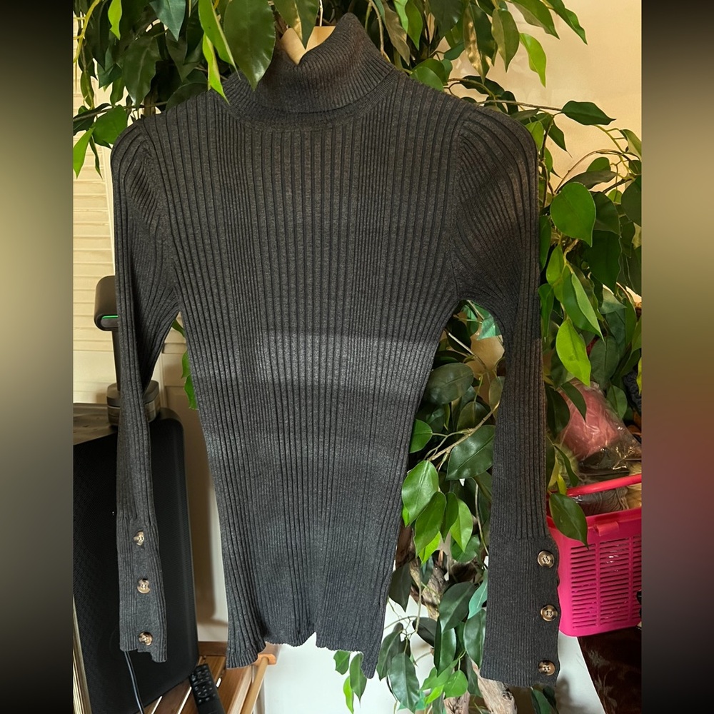 Gray Ribbed Turtleneck Longsleeve with Slim Fit